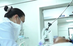 Không thể dùng thuốc giải độc chuyển về từ Thụy Sĩ, sức khỏe 2 bệnh nhân ra sao?
