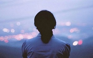 Quá nuông chiều con trai, người mẹ phải trả cái giá cực đắt khi đã ở cái tuổi "dốc bên kia cuộc đời"