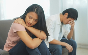 Hôn nhân bất hạnh không phải cãi vã triền miên hay nước mắt buồn tủi mà là hai người sống chung nhà nhưng không còn giao tiếp