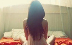 Tống tiền mẹ bạn gái cũ bằng hình nhạy cảm