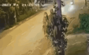 Video: Khoảnh khắc hai xe máy đâm trực diện khiến 6 người thương vong ở Vĩnh phúc