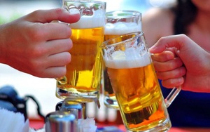 Mùa hè, uống bia cần tránh 4 sai lầm này vì sẽ tàn phá nội tạng khủng khiếp