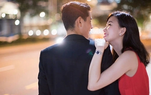 Đang ăn cơm, con gái hỏi một câu khiến tôi tái mặt