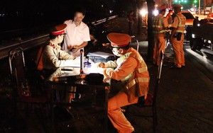 Không chấp hành đo nồng độ cồn, nam tài xế ở Hà Nội bị xử phạt 56,5 triệu đồng