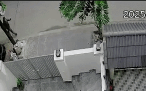 Hà Nội: Hai thanh niên cố tình tông xe máy, hành hung dã man người đàn ông tại An Khánh