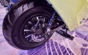 Xe máy điện giá 34,5 triệu đồng pin khỏe, sở hữu khóa thông minh, động cơ chống nước đẹp hơn SH Mode, rẻ ngang Vision