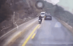 Sạt lở kinh hoàng trên Quốc lộ 6 qua địa bàn tỉnh Phú Thọ, khiến nhiều người bị vùi lấp