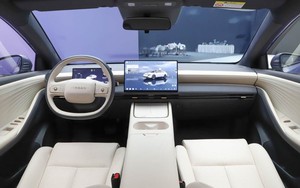 Sedan hạng C hybrid giá 372 triệu đồng siêu tiết kiệm nhiên liệu, trang bị sánh ngang Toyota Camry, rẻ như Kia Morning, Hyundai Grand i10