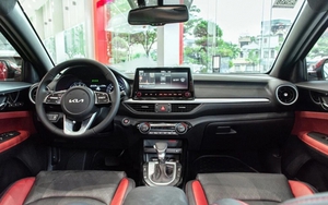 Giá lăn bánh Kia K3 mới nhất giảm siêu khủng, thấp chưa từng thấy, chỉ nhỉnh hơn Kia Morning, Mazda3 và Hyundai Elantra lo thua doanh số