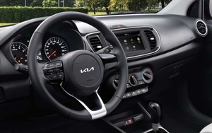Xe sedan hạng B rẻ nhất Việt Nam Kia Soluto giảm giá sốc, thấp hơn cả Kia Morning, Hyundai Grand i10 cạnh tranh Toyota Vios về doanh số