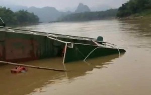 Lật đò chở 10 học sinh trên sông Mã