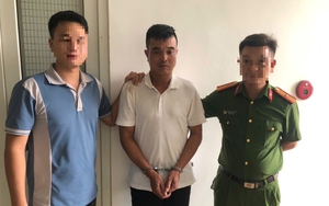 Thấy bé gái ở nhà một mình, gã đàn ông tìm cách tiếp cận, xâm hại