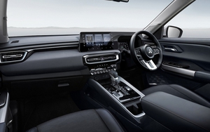 Xe gầm cao SUV hạng C giá 640 triệu đồng của Mitsubishi đẹp  ngang Honda CR-V, rẻ hơn hẳn Mazda CX-5 có gì đặc biệt khi ra mắt ở Indonesia?