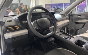 Xe sedan hạng C điện giá 480 triệu đồng đẹp long lanh rẻ ngang xe hạng B Toyota Vios liệu có thay thế Mazda 3, Kia K3 khi ra mắt ở Philippines?