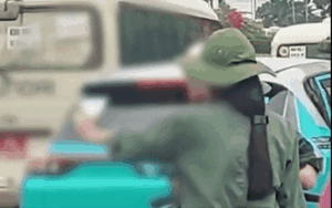 Hà Nội: Công an làm việc với 3 học sinh có hành vi phản cảm khi đoàn xe phục vụ A80 đi qua