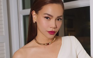 Hồ Ngọc Hà diện váy cắt xẻ táo bạo, lộ một điểm trừ khó tin ở tuổi 40