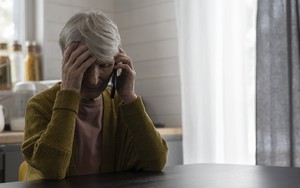 Mẹ liên tục gọi điện xin tiền làm từ thiện, con gái tá hỏa khi biết sự thật