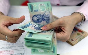 Người hưởng bảo hiểm xã hội đón tin vui khi được nhận gộp 2 tháng tiền lương hưu và trợ cấp