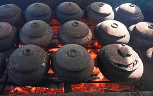 Nghệ An: Diêm dân làng muối Quỳnh Phú tìm thấy niềm vui khi nấu muối Ngự để giữ nghề