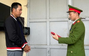 Dùng sổ đỏ giả lừa hơn 700 triệu đồng