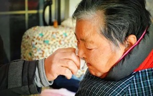 Bà Tâm xin nghỉ sau 20 năm làm giúp việc, chủ nhà nhất quyết ngăn cản rồi làm một việc khiến bà sốc ngang