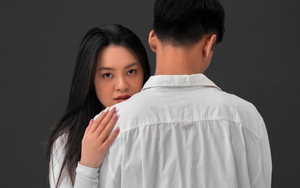 Chồng ngoại tình nhiều năm vẫn không chịu ly hôn, còn đề nghị 1 điều khiến vợ chết lặng