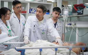 Bác sĩ BV Việt Đức: 'Bệnh nhân tự ngồi dậy sau mổ là món quà 27/2 ý nghĩa nhất'