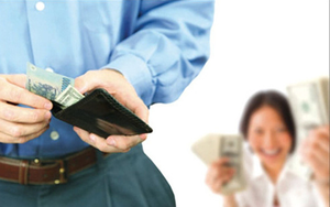 Đàn ông khôn ngoan nên biết: Tiền có thể giao cho vợ, nhưng 2 quyền này nhất định phải tự nắm giữ!