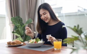 Bác sĩ tiết lộ 6 thay đổi nhỏ trong bữa ăn giúp bạn sống thọ thêm 13 năm