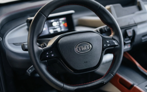 Ô tô giá 148 triệu đồng ở Việt Nam thiết kế nhỏ xinh, đi 120km/lần sạc, tháo pin như xe máy, sạc tại nhà, rẻ chỉ ngang Honda SH