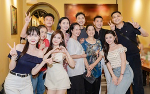 Dàn diễn viên 'Bước chân vào đời' xúc động rời đoàn phim