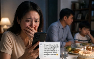 Sốc khi nhận tin nhắn của chồng “hẹn hò” người tình gửi nhầm vào điện thoại tôi