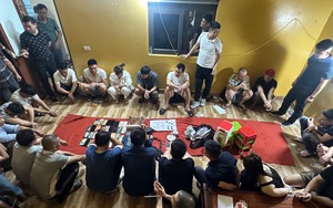 Ninh Bình: Triệt xóa sới bạc trong nhà dân, 25 người bị bắt quả tang