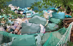 Sau kiểm tra của UBND xã Quốc Oai, bên trong khu nhà xưởng vi phạm ở Phượng Cách, Sơn Trung vẫn vận hành, xả thải ra môi trường