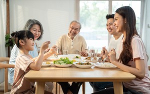 Về già mới thấm: Dù nghèo đến đâu, cha mẹ cũng đừng xin con 2 điều này