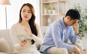 Chồng ly hôn vì quy định khó tin của vợ về chuyện phòng the