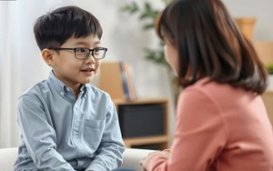 Trẻ có EQ cao thường lớn lên trong gia đình có cha mẹ hay nói 3 câu này