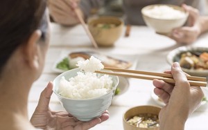 Người bệnh tiểu đường ăn cơm trắng thế nào để kiểm soát đường huyết?
