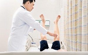 Người đàn ông đang khỏe mạnh bất ngờ đột quỵ, bác sĩ cảnh báo dấu hiệu nhiều người bỏ qua
