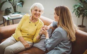 Về già, người càng được con cháu yêu quý thường có 5 đặc điểm này: Điều đầu tiên nhiều người vẫn làm ngược