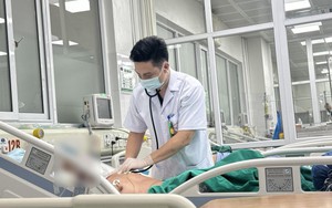 Sốt cao, đau đầu, người đàn ông rối loạn ý thức, rơi vào nguy kịch