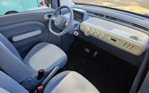 Cầm lái ô tô điện giá 200 triệu đồng thiết kế xinh xắn, đi 170km/lần sạc cực hợp di chuyển trong đô thị về Việt Nam?