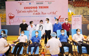 Hàng ngàn người tham gia Chương trình 'Giọt máu nghĩa tình vì miền Nam ruột thịt'