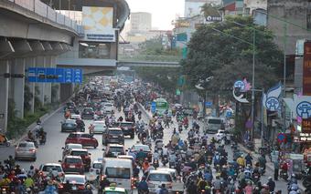"Như chưa hề" có phân làn ở đường Nguyễn Trãi (Hà Nội)