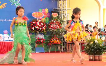Chuyện chưa kể về hàng trăm bộ trang phục của trẻ mầm non Hải Dương được làm từ đồ tái chế
