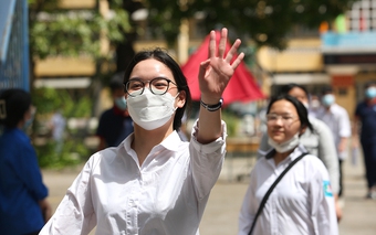 Kết thúc buổi thi môn Ngữ văn: Cả thí sinh và phụ huynh đều phấn khởi