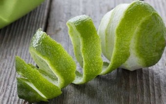 Hầu như ai cũng chỉ vắt chanh lấy nước mà bỏ đi phần cực kỳ quý giá