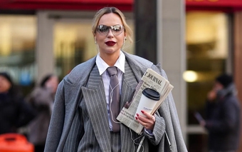 Xu hướng Bow-to-tie: Cà vạt tái xuất đầy phong cách trong thời trang nữ