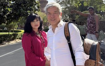 Diva Thanh Lam 'xả' kho ảnh 'hộ tống' ông xã đi công tác khiến fan ngưỡng mộ