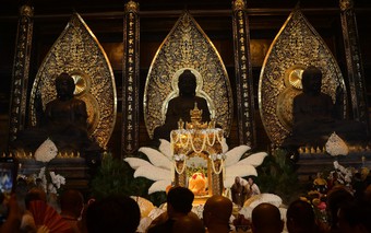 Chiêm ngưỡng xá lợi Phật Thích Ca Mâu Ni ở chùa Tam Chúc tỉnh Hà Nam